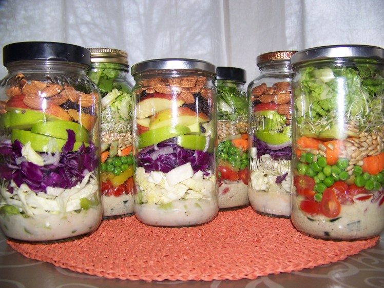 The end of the school year is racing at me. I find that prepping my lunches and dinners makes healthy eating a snap. If you find yourself in a pinch at mealtime you cannot go wrong with salads in a jar.